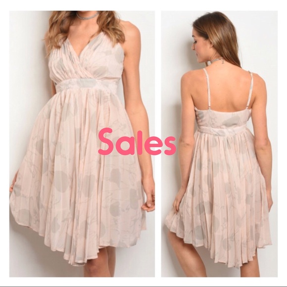 Dresses & Skirts - HOT SALES ❗️Babydoll V Neck Blush Gray Dress
